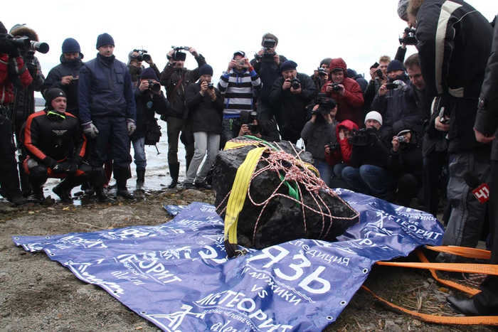 Two large fragments of the Chelyabinsk meteorite lie at the bottom of the lake Chelyabinsk Meteorite, Chelyabinsk, Longpost