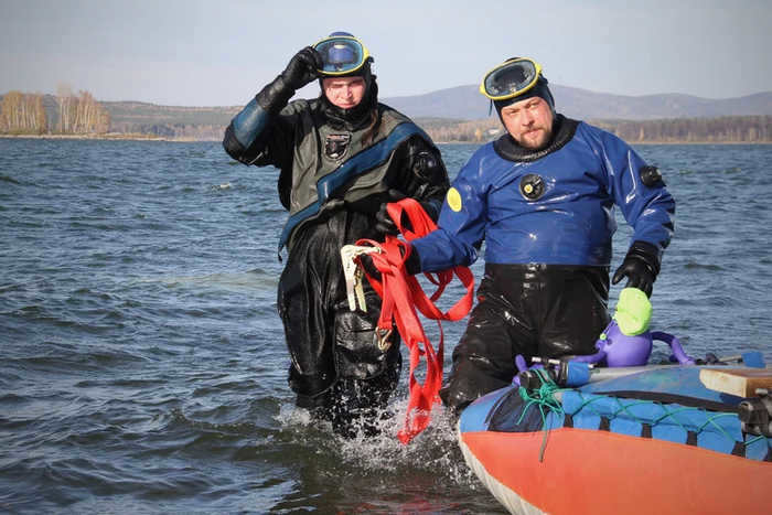 Two large fragments of the Chelyabinsk meteorite lie at the bottom of the lake Chelyabinsk Meteorite, Chelyabinsk, Longpost