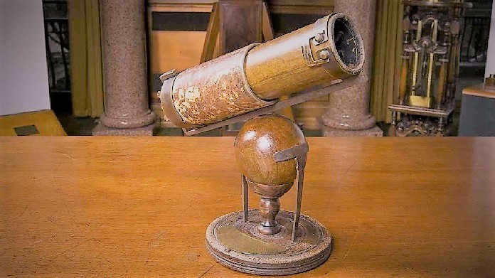 Newton Mirror Telescope