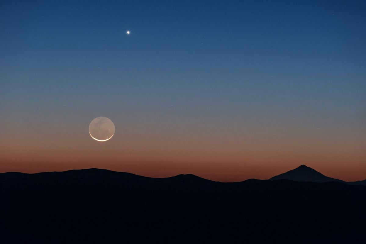 Moon and Venus over the Andes, source: ESO.org, Yuri Beletsky