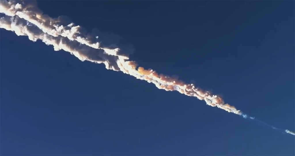 Trace in the sky from the Chelyabinsk meteorite
