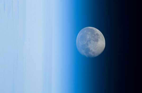 Moon distorted by the Earth's atmosphere