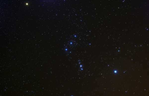 The three stars Alnitak (Orion's ζ), Alnilam (Orion's ε), Mintaka (Orion's δ) in the center of the image are Orion's Belt