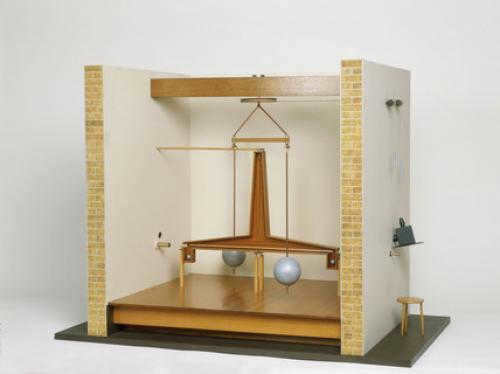 Does gravity exist. Fact two: falsifikaya experiment of gravitational attraction