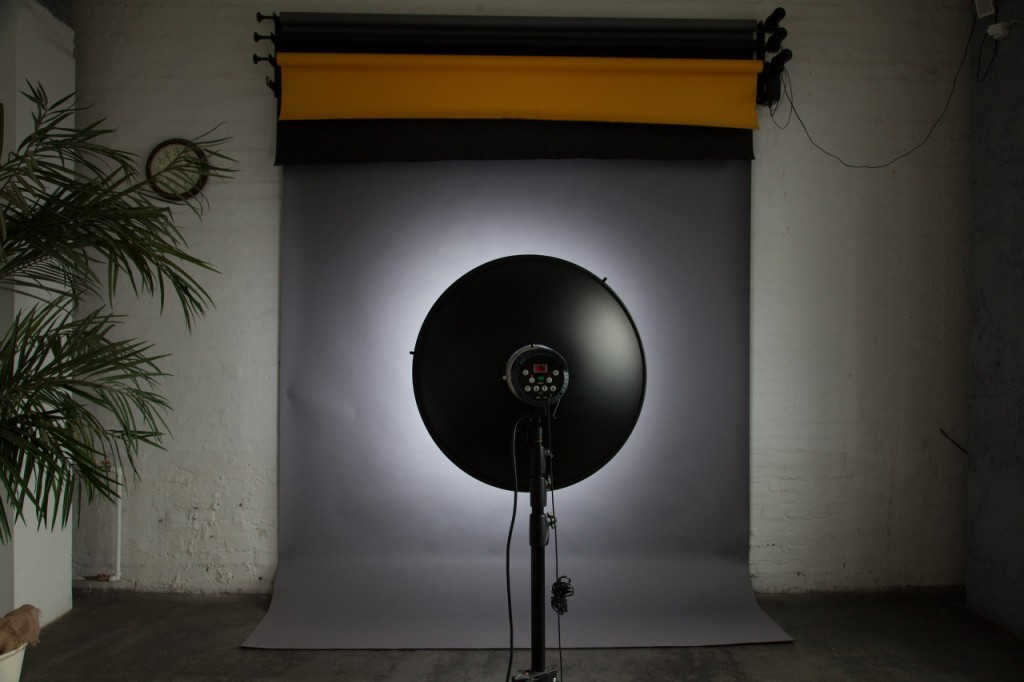 portrait plate with honeycomb