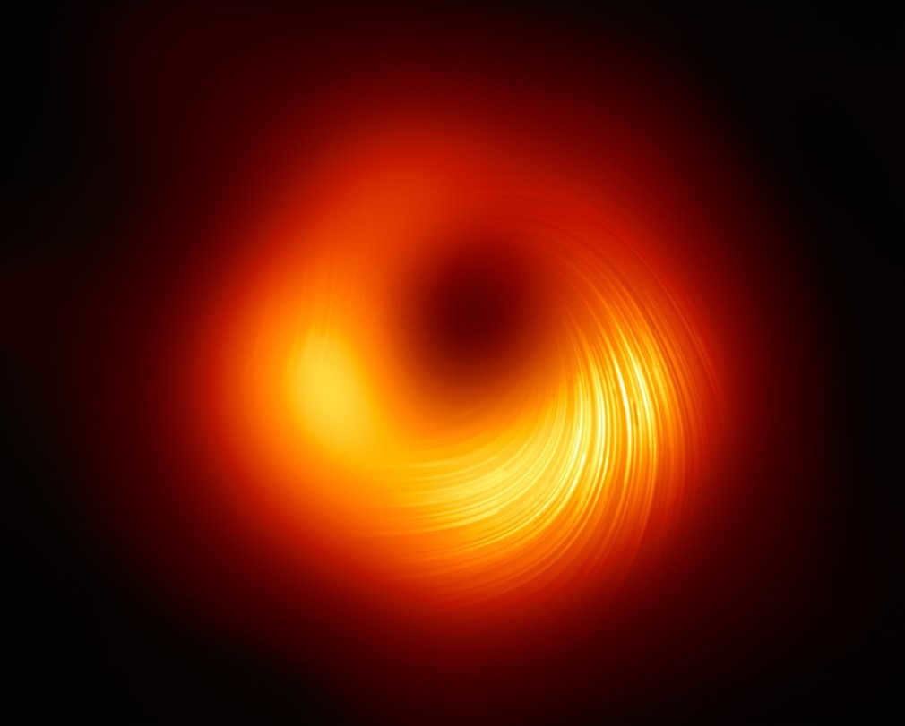 Photo of black hole in the center of the galaxy: how it is made and why it is important 3