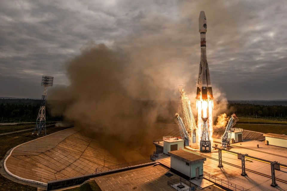 How the "Moon" was escorted to the Moon: a rocket was launched to the Earth's natural satellite from Vostochny in Amur / August 11 made history of the Amur Region and the whole country: the Soyuz-2.1b launch vehicle with the Luna-25 automatic station on board was launched from the Vostochny Cosmodrome. After almost half a century break, our country resumes missions to the Earth's natural satellite. Why Russia needs the Moon and who watched the historic launch - in the material of our colleague, journalist of GTRK "Amur" Victoria Sytenko.