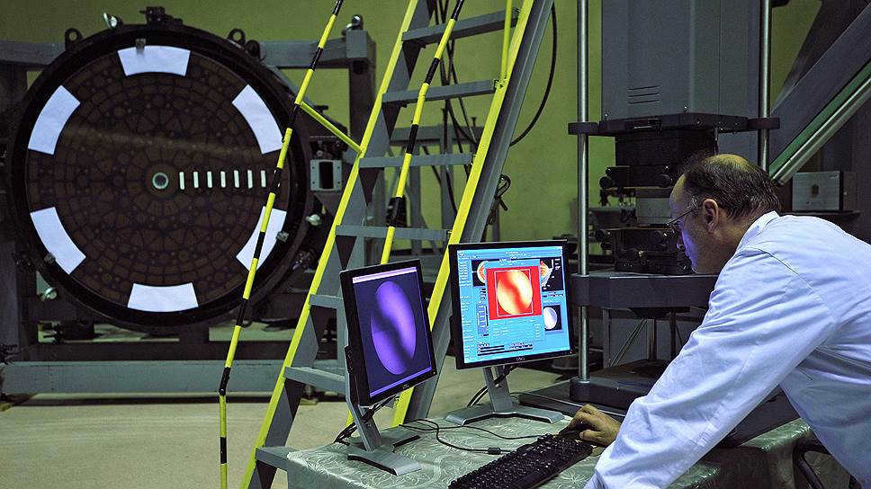 How the mirror of the Large Telescope Azimuthal became temporarily inaccessible to astronomers