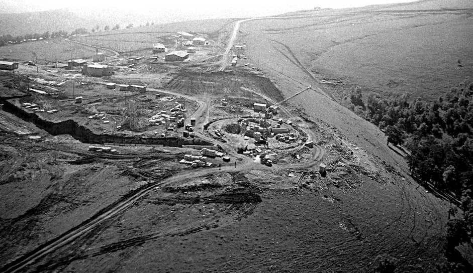 In the spring of 1966, construction of the BTA tower on the spur of Mount Pastukhova began