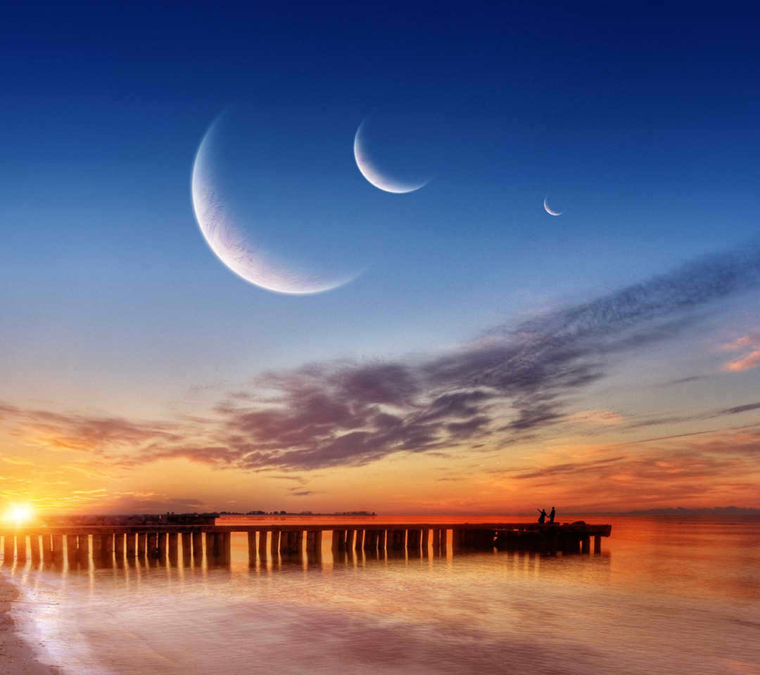 3 Moons in the sky