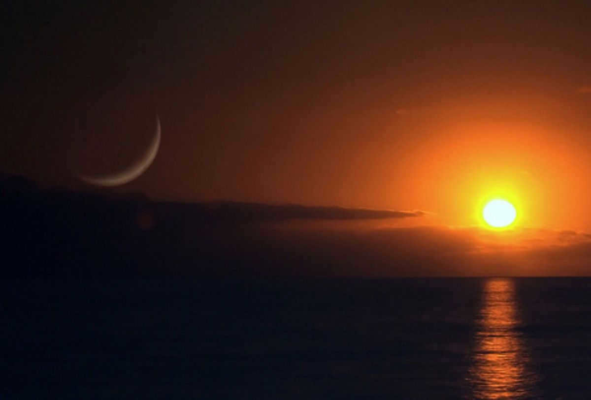 Moon and Sun in the sky at the same time