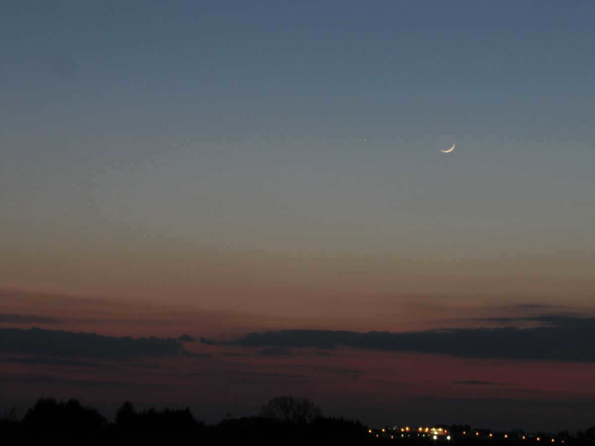 Moon and Sun in the sky at the same time