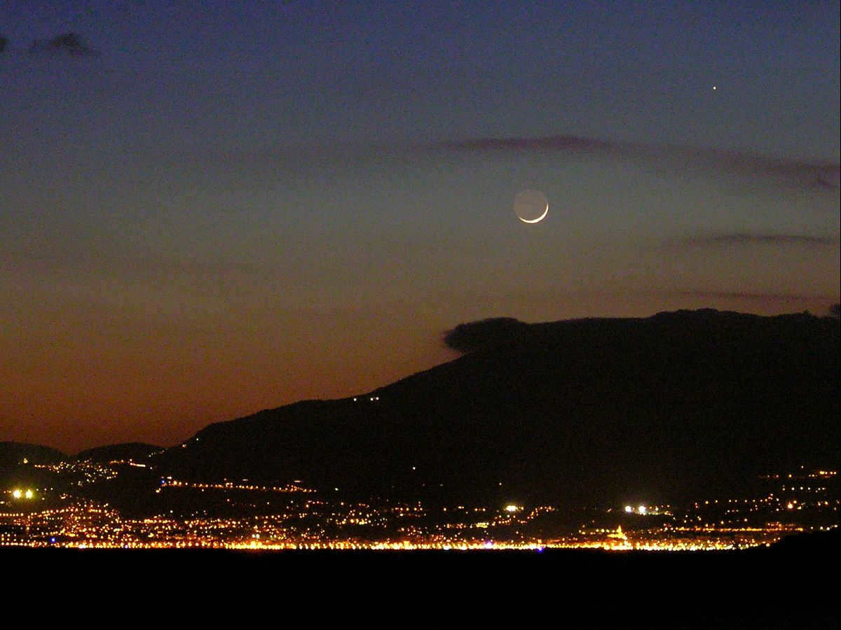 Moon and Sun in the sky at the same time