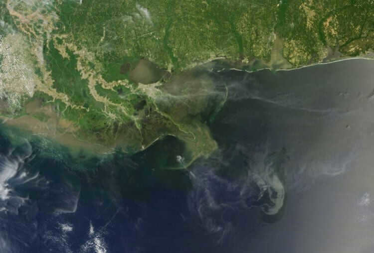 What can astronauts see from space. Oil spill in the Gulf of Mexico from space. Photo.