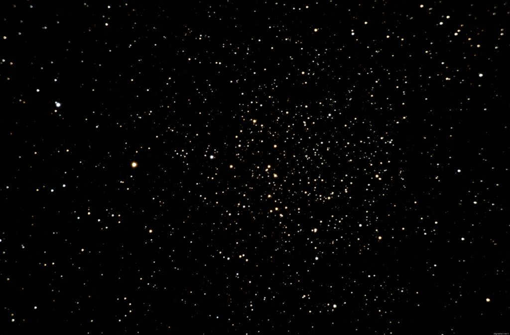 The center of the scattered cluster NGC 7789