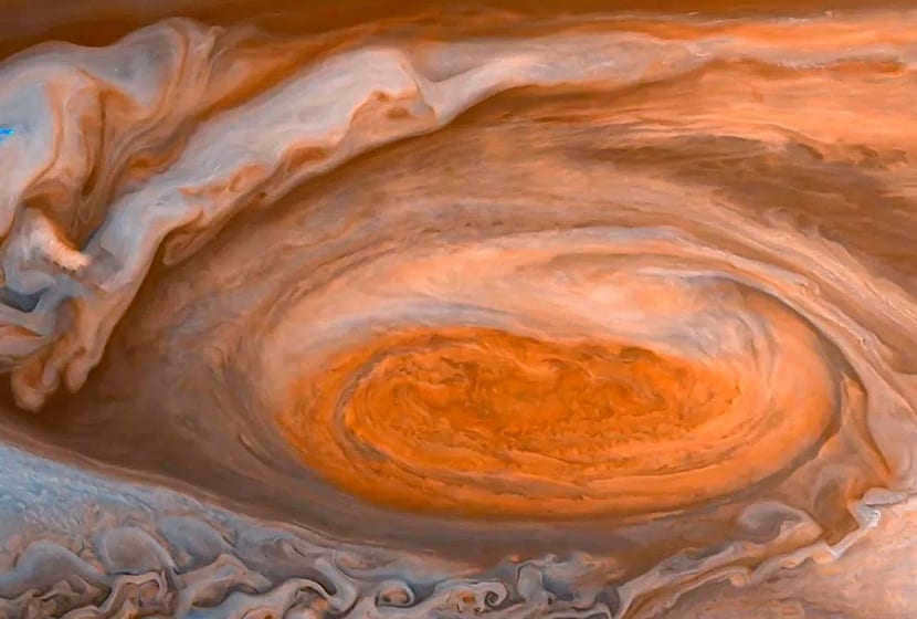 Large red spot