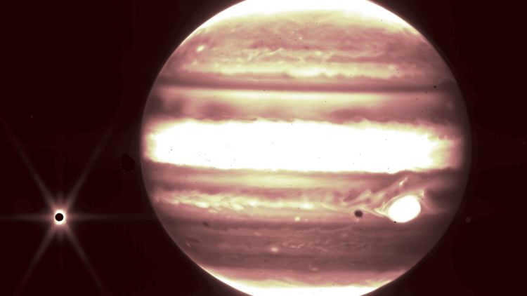 "The James Webb has photographed Jupiter. Jupiter in the infrared. The image was taken by the instrument NIRcam, installed on the space telescope "James Webb". Photo.