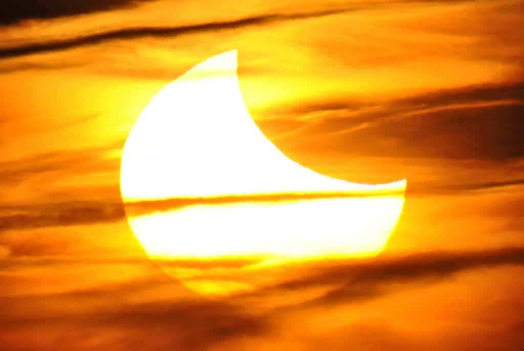 Photographs of the solar eclipse taken by amateur astronomers: