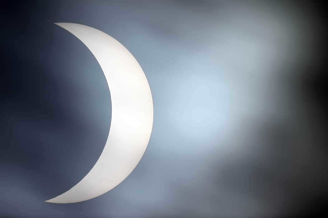 Photographs of the solar eclipse taken by amateur astronomers: