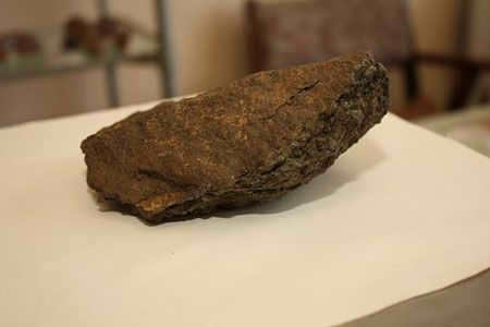 Pyroxinite. A fragment from a boulder. How can pyroxinite be identified? There's no fusion crust. There should not be any crystals inside this stone. Photo: Evgeny Shaposhnikov (Ufokom).