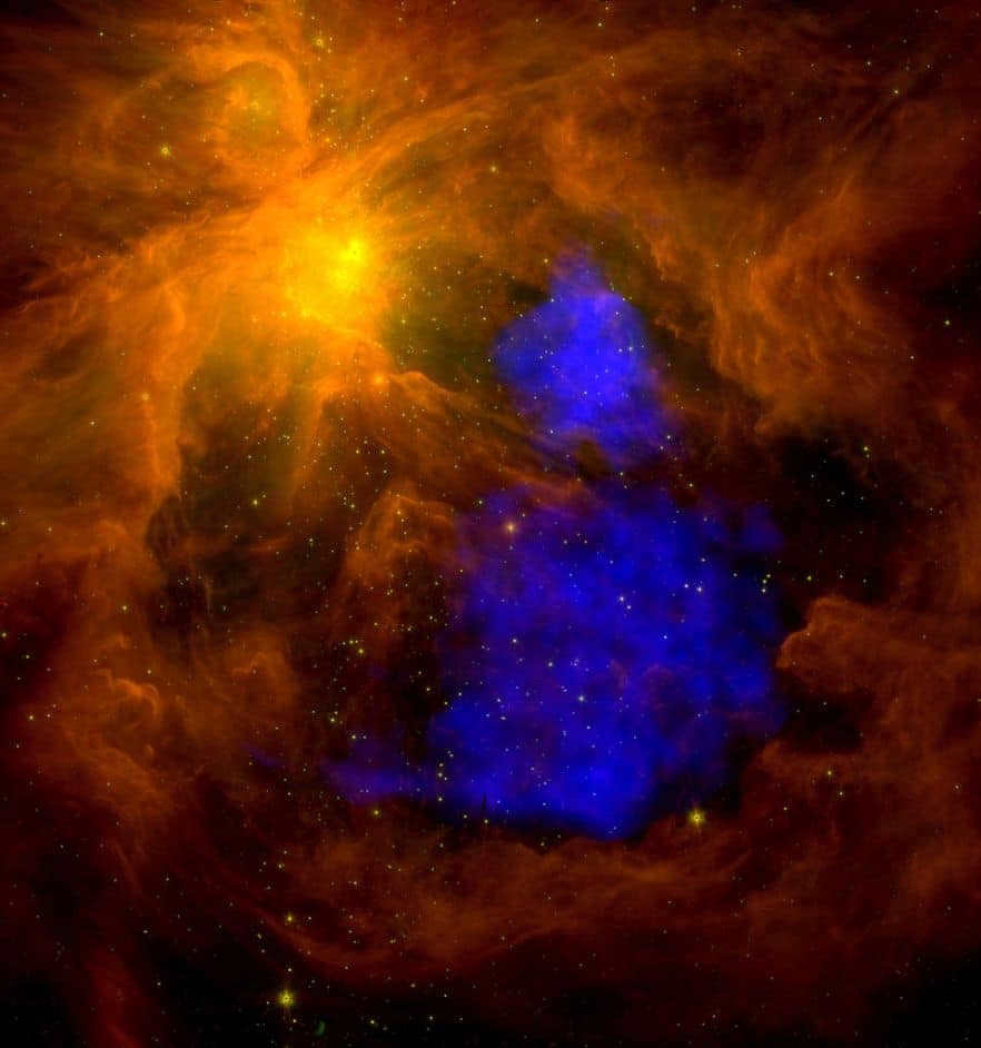 Image of M42 in the Spitzer infrared observation with XMM-Newton X-ray data (blue)