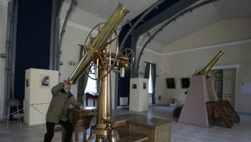 (On photo Main (Pulkovo) Astronomical Observatory of the Russian Academy of Sciences)
