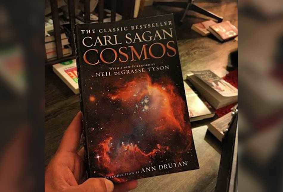 Popular science books about space: Carl Sagan