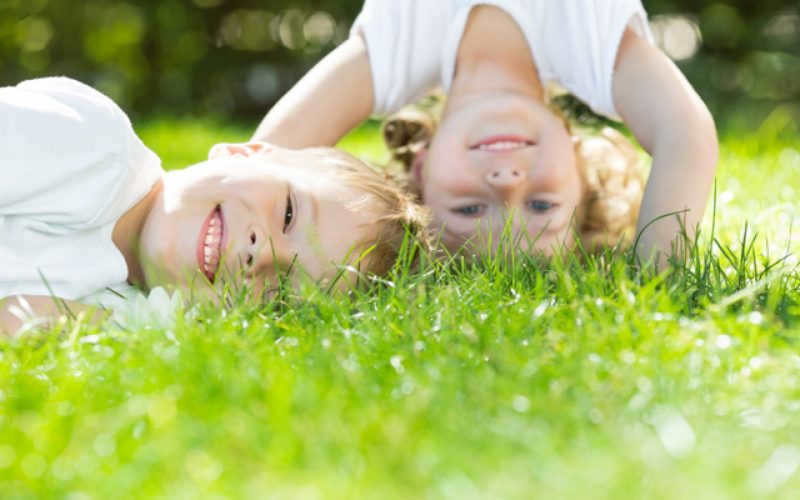 kids in nature ready for quiz