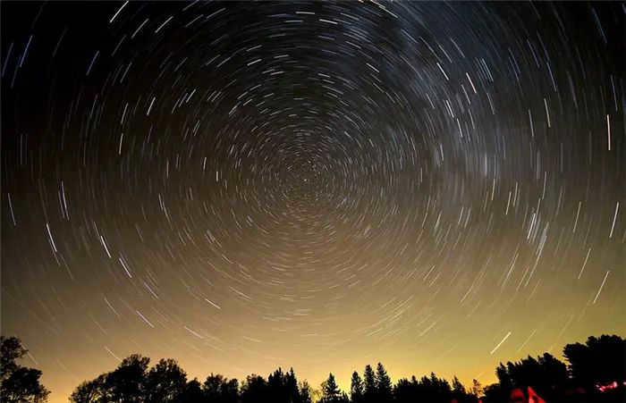 Traces of stars in the sky.