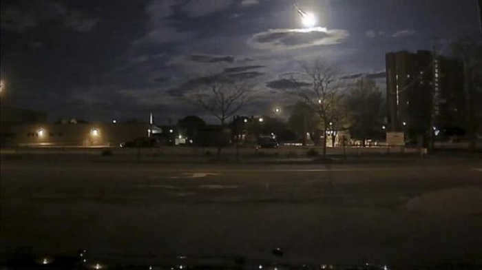 Watching a falling meteorite