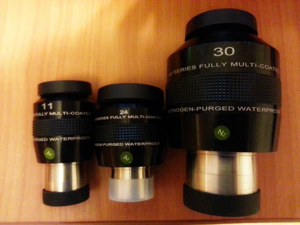 Eyepieces with different fitting diameters: ES 11\82 1.25