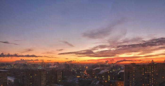 Sunrise and sunset in Moscow