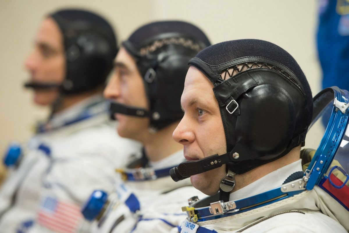 How to become an astronaut