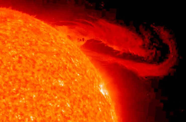An eruptive prominence on the Sun on September 29, 2008 in the ionized helium line. Photo: STEREO Project, NASA