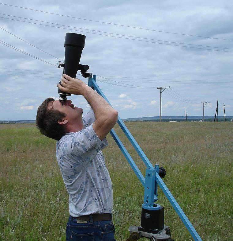 Homemade mount for binoculars.