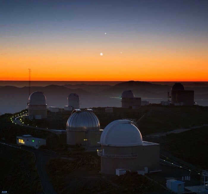 Sisigia is the phenomenon of three celestial bodies or more visibly appearing very close to each other Planet, Observatory, Telescope, Astronomy, Jupiter, Venus, Mercury, Cosmos, Astrophoto