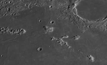 /images/kak-vygljadit-luna-cherez-teleskop_65.jpg