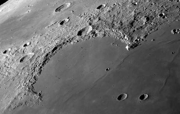 Bay of Rainbows (Sinus Iridum) 