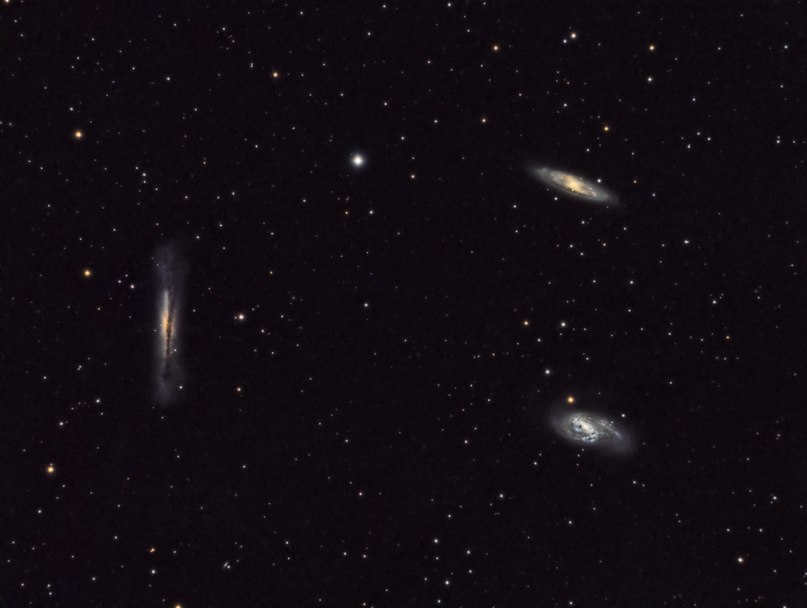 Triplet of galaxies in the constellation Leo
