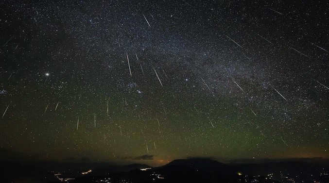 Meteor stream (image)
