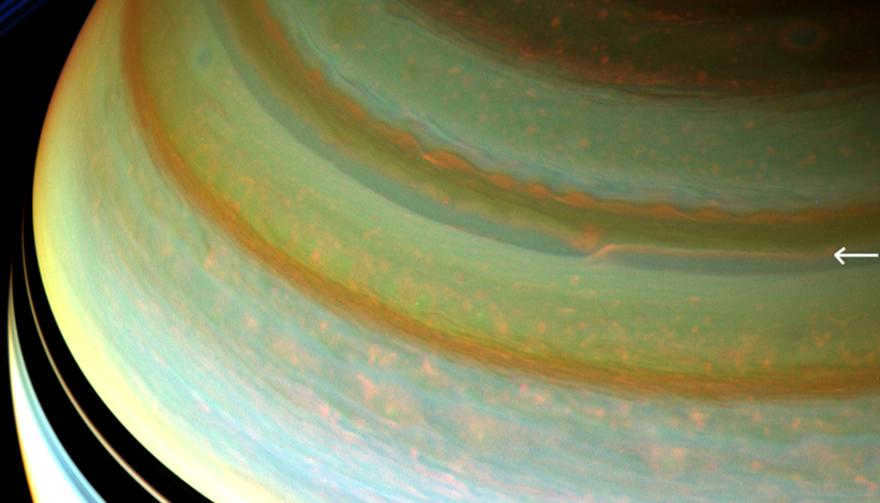 A strong jet stream rises in the northern hemisphere. Photographed on January 13, 2008 by the Cassini spacecraft, 1.3 million km away from the planet.