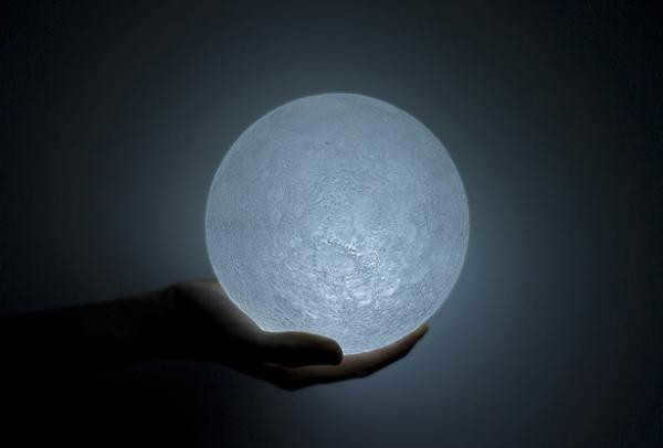 what is the mass of the moon