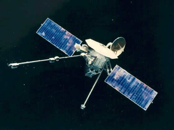 Images of the smallest planet in the solar system were taken with this Mariner 10.