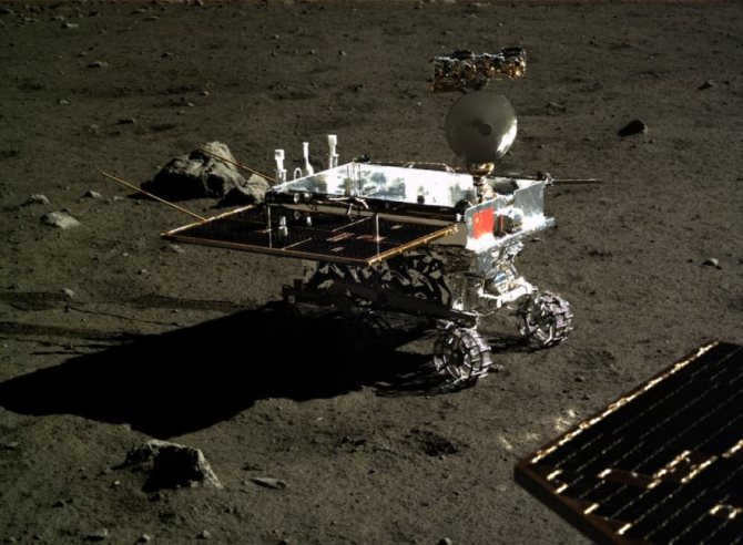 Chane-3 landing site and lunar surface