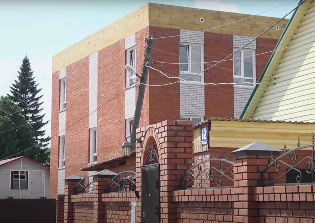 In Novosibirsk, a hostel for migrants under construction was "sentenced" to demolition