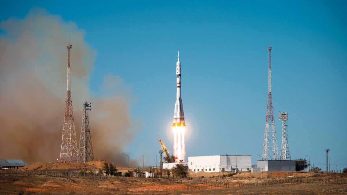 "10 days for 2 billion rubles": what Russian cosmonauts and artists who did not fly into space think about the movie "Challenge"