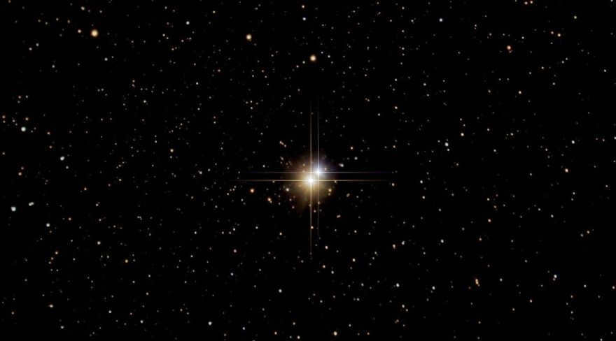 B Cyq is the beta of the Swan. Albireo. A star pair in the constellation of Swan. A bluish companion that is 200 times brighter than the Sun, orbiting a yellow star 1000 times brighter than the Sun