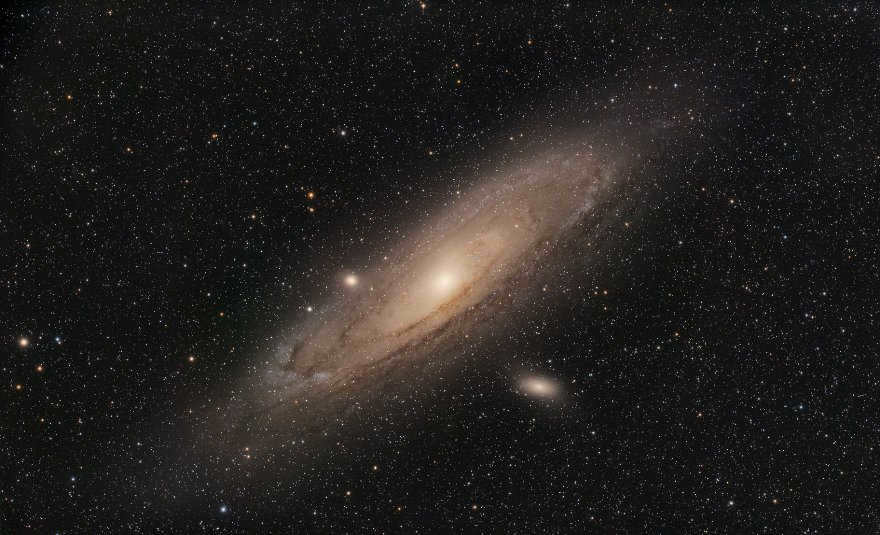 Messier 31, the Andromeda galaxy and Messier 32 globular cluster