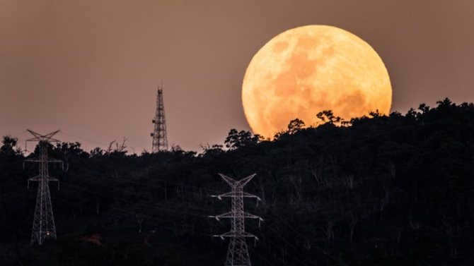 How big is the moon? Let's try to imagine...