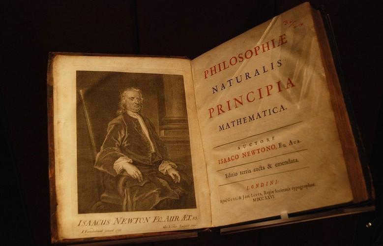history of the discovery of the law of universal gravitation